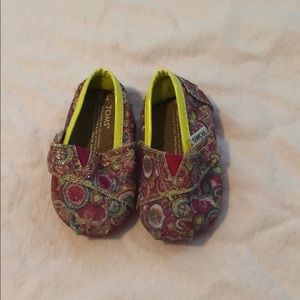 Toms baby girl shoes